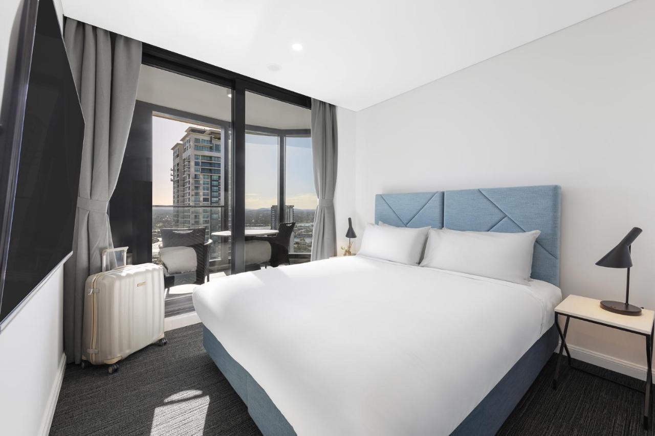 Meriton Suites Surfers Paradise Гоулд Коуст Екстериор снимка A room at the hotel