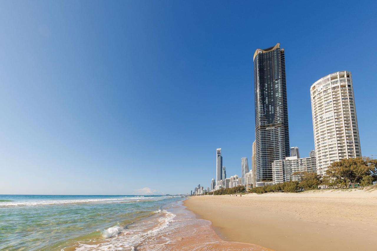 Meriton Suites Surfers Paradise Гоулд Коуст Екстериор снимка The Gold Coast skyline