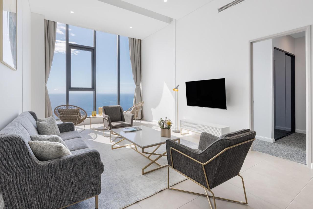 Meriton Suites Surfers Paradise Гоулд Коуст Екстериор снимка A living room in a modern apartment